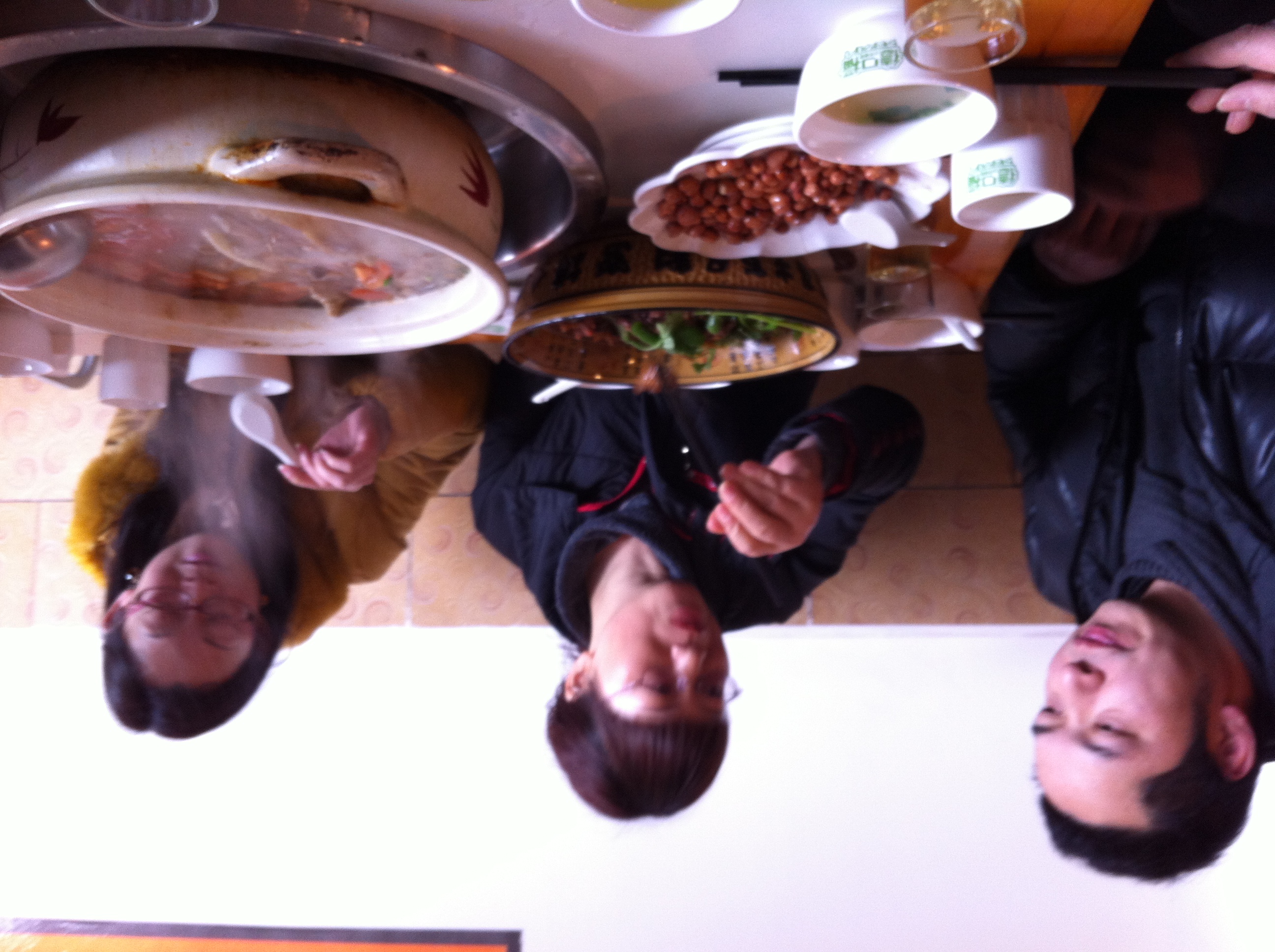 Documentation of the 2012 visit to Suining: Liu Qiming meets, shares a meal and talks with family members of Liu Xianbin and Chen Wei.
