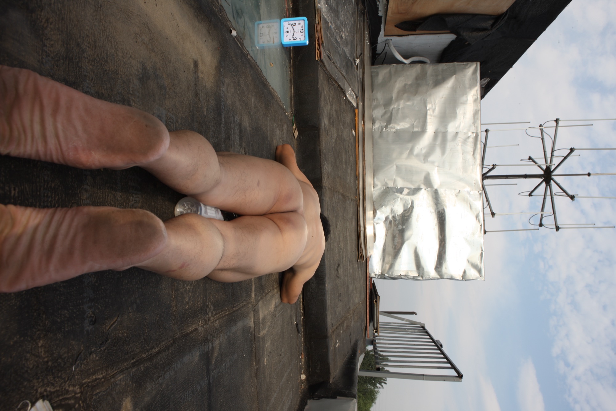 Qiming Liu (39.998595, 116.507515): Sunbathing · Anthropometry: document 10