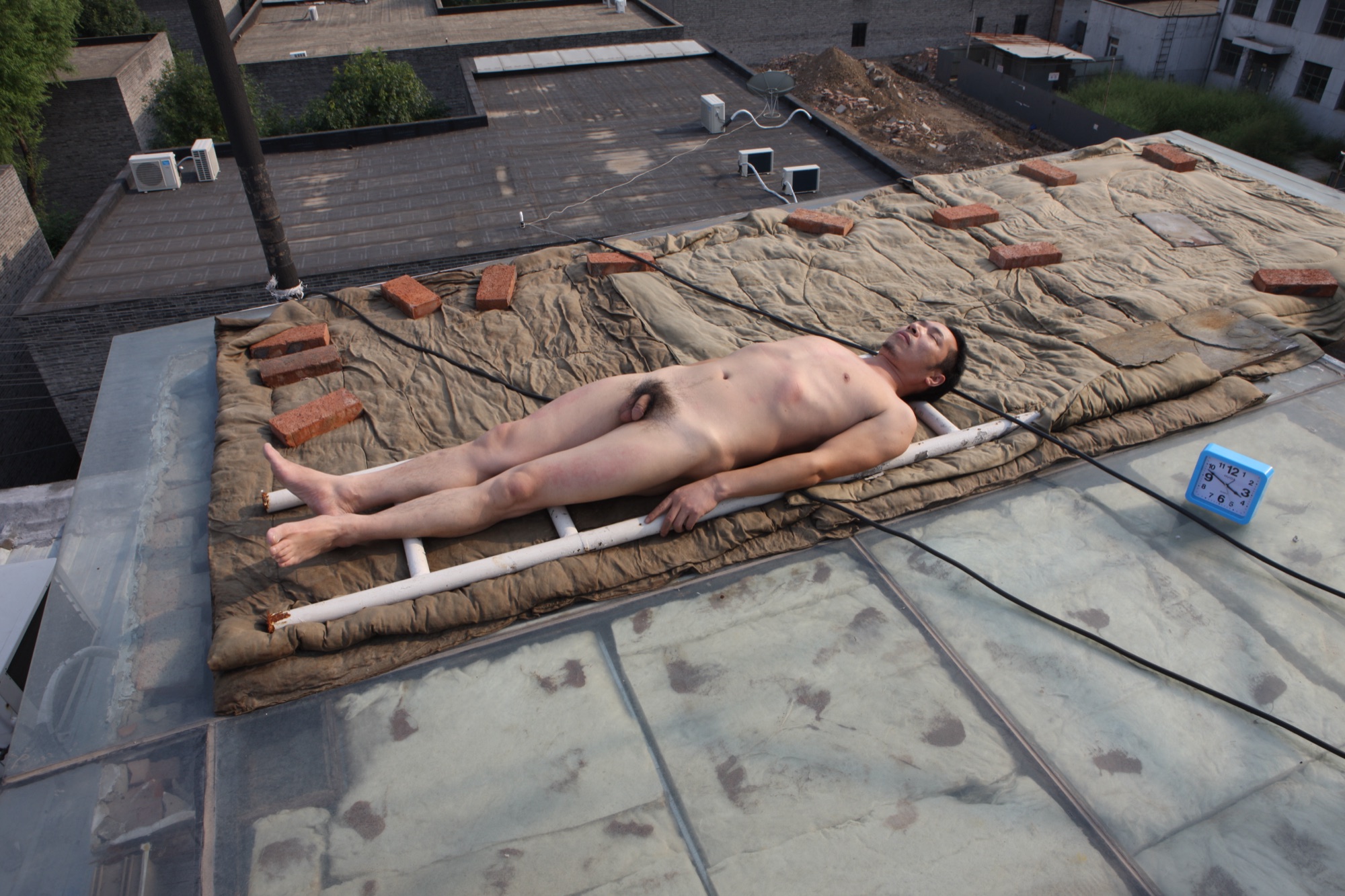Qiming Liu (39.998595, 116.507515): Sunbathing · Anthropometry: document 11